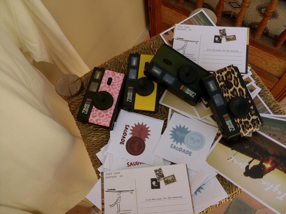 Appareils jetables, stickers et cartes postales Saudade